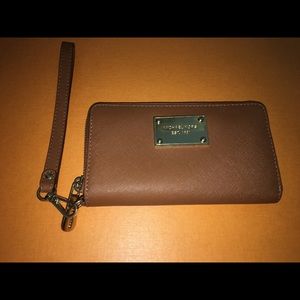 Michael Kors wallet/wristlet